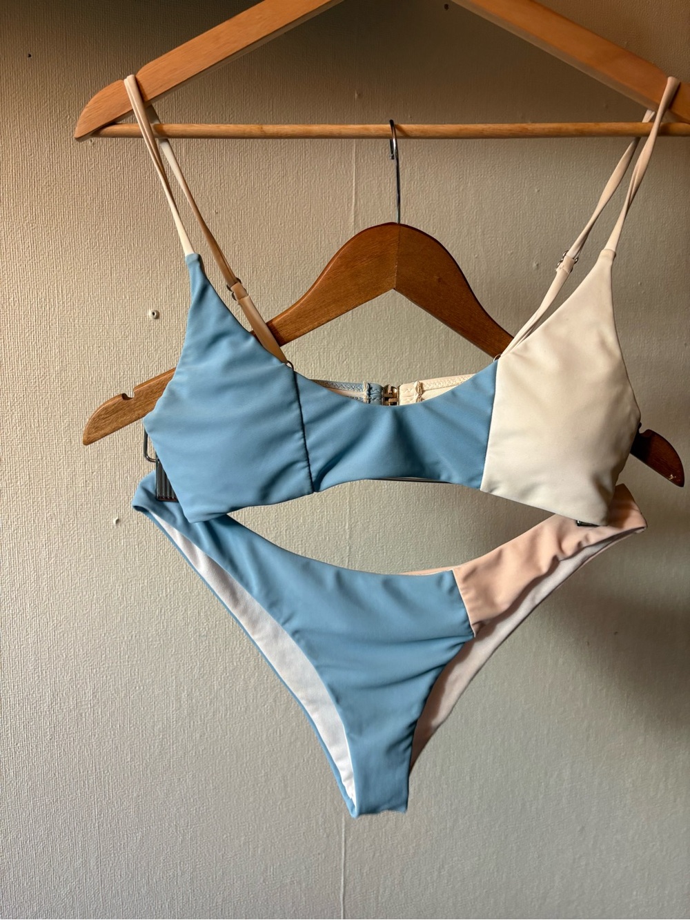 Colorblock Blue & Cream Women’s Bikini Set